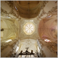 Catedral de Burgos, photo giomodica, Wikipedia.jpg